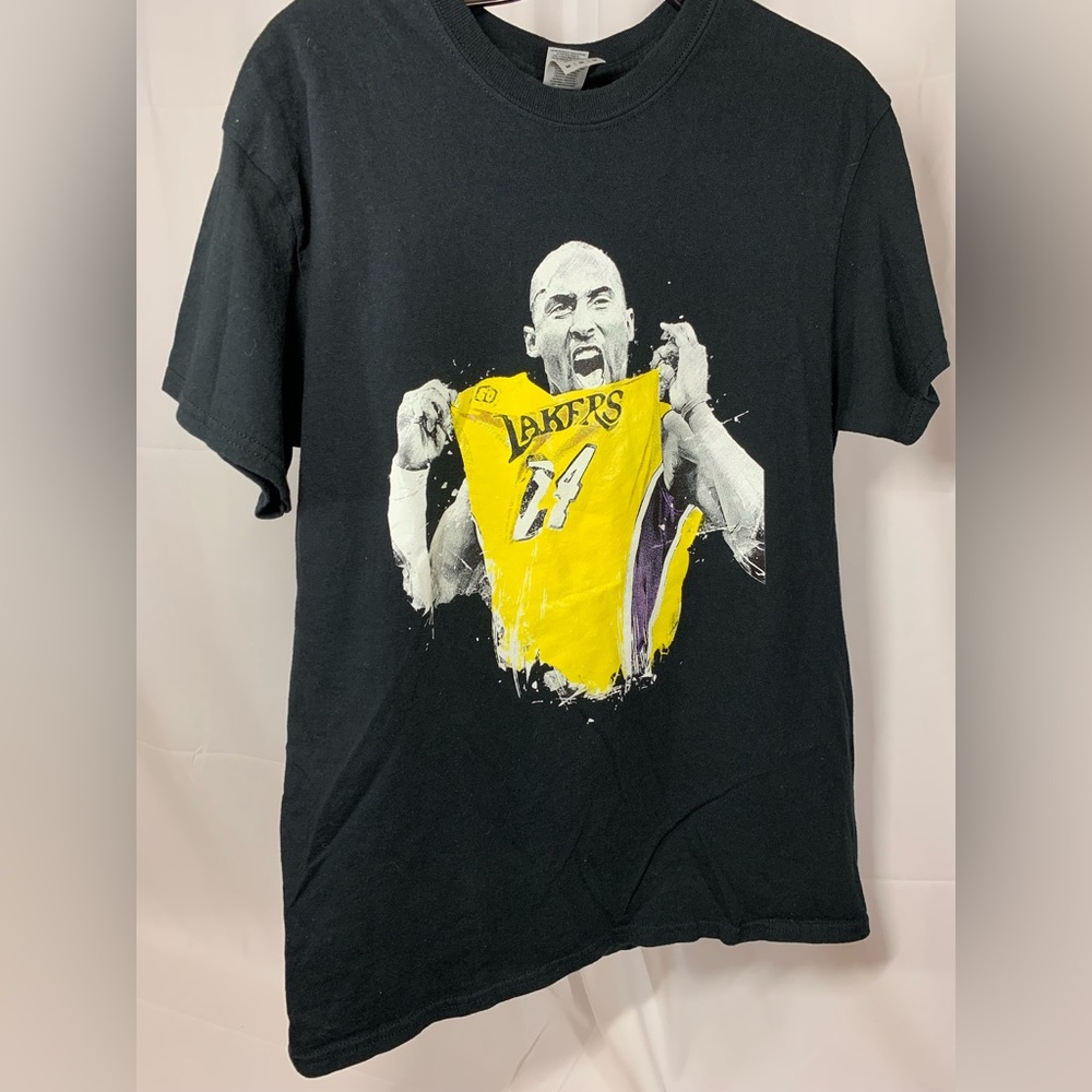 Kobe Bryant Gildan Black Graphic T shirt Sz M Mens LA Lakers #24.
